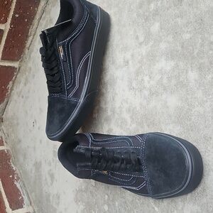 NWT Unisex Vans Off the Wall Sneakers